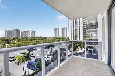 3675 N Country Club #410, Aventura, FL 33180 - Photo 6