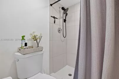 3675 N Country Club #410, Aventura, FL 33180 - Photo 26