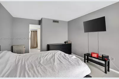 3675 N Country Club #410, Aventura, FL 33180 - Photo 22