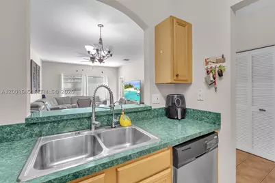 4266 SW 10th, Deerfield Beach, FL 33442 - Photo 16