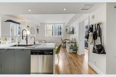 111 E Flagler #708, Miami, FL 33131 - Photo 4