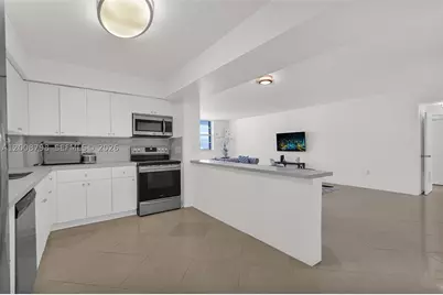 5825 Collins #2E, Miami Beach, FL 33140 - Photo 12