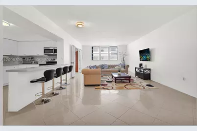 5825 Collins #2E, Miami Beach, FL 33140 - Photo 8