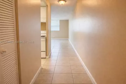 470 Executive Center #2D, West Palm Beach, FL 33401 - Photo 2