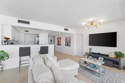 900 Bay #421, Miami Beach, FL 33141 - Photo 8