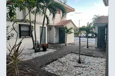 10789 Royal Palm #4, Coral Springs, FL 33065 - Photo 2
