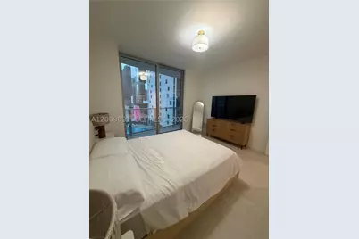 77 SE 5th #1614, Miami, FL 33131 - Photo 10