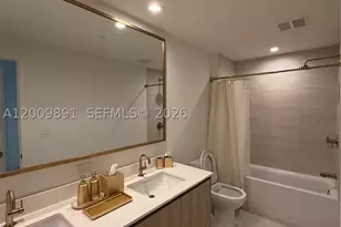 77 SE 5th, Miami, FL 33131 - Photo 8