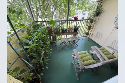 8225 Lake #404, Doral, FL 33166 - Photo 34