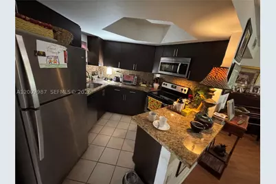 8225 Lake #404, Doral, FL 33166 - Photo 4