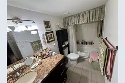 8225 Lake #404, Doral, FL 33166 - Photo 10