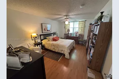 8225 Lake #404, Doral, FL 33166 - Photo 20