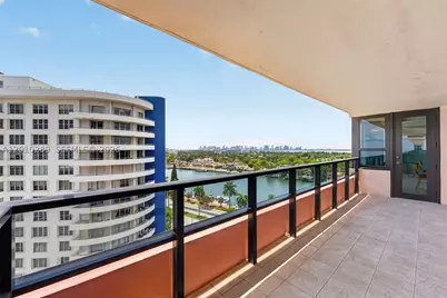 5225 Collins #1519, Miami Beach, FL 33140 - Photo 2