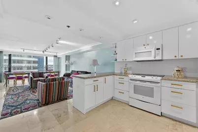 5225 Collins #1519, Miami Beach, FL 33140 - Photo 6