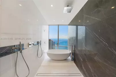 300 Biscayne Blvd #3503C, Miami, FL 33131 - Photo 34