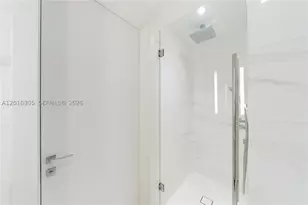 300 Biscayne Blvd, Miami, FL 33131 - Photo 44