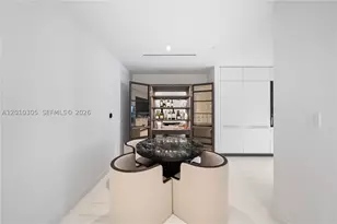 300 Biscayne Blvd, Miami, FL 33131 - Photo 18