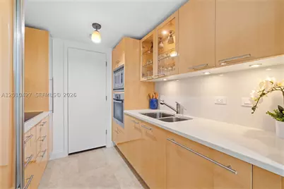6801 Collins #1215, Miami Beach, FL 33141 - Photo 14