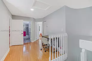 1065 Weeping Willow, Hollywood, FL 33019 - Photo 8
