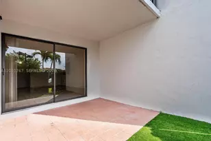 9431 Fontainebleau, Miami, FL 33172 - Photo 38