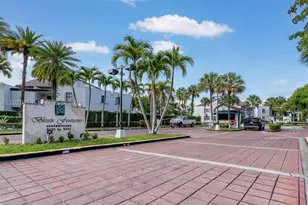 9431 Fontainebleau, Miami, FL 33172 - Photo 2