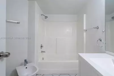 9431 Fontainebleau #112, Miami, FL 33172 - Photo 10