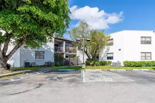 9431 Fontainebleau, Miami, FL 33172 - Photo 44