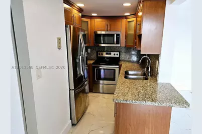 9682 Fontainebleau #207, Miami, FL 33172 - Photo 4