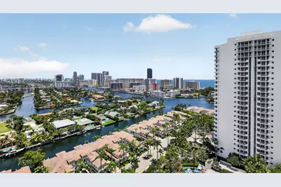 21205 Yacht Club #2409, Aventura, FL 33180 - Photo 1