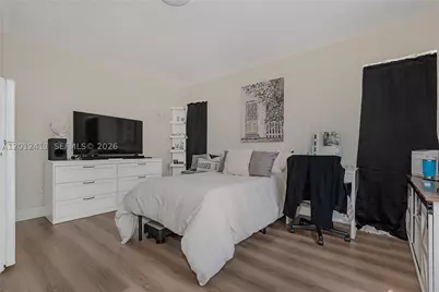 395 W 39th, Hialeah, FL 33012 - Photo 26