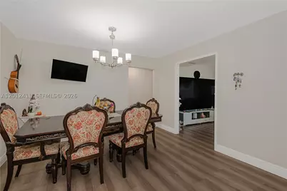 395 W 39th, Hialeah, FL 33012 - Photo 10