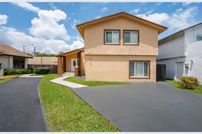 1007 NW 106th Ave, Miami, FL 33172 - Photo 2