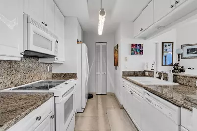 848 Brickell Key #1903, Miami, FL 33131 - Photo 12