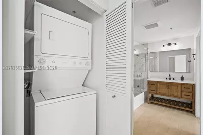 90 SW 3rd #1608, Miami, FL 33130 - Photo 14
