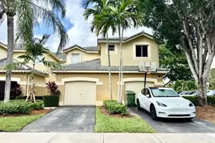 2567 Cordoba, Weston, FL 33327 - Photo 2