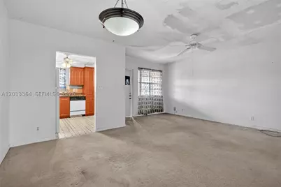 2040 NW 81st #122, Pembroke Pines, FL 33024 - Photo 8