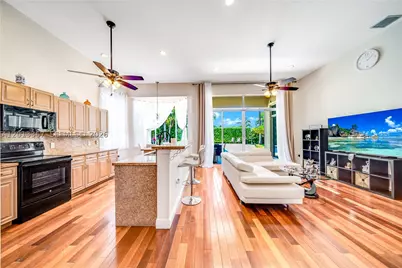 1241 S 13th, Hollywood, FL 33019 - Photo 2