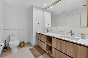77 SE 5th, Miami, FL 33131 - Photo 22