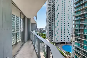 77 SE 5th, Miami, FL 33131 - Photo 24