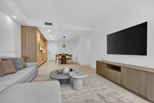 77 SE 5th, Miami, FL 33131 - Photo 14