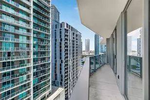 77 SE 5th, Miami, FL 33131 - Photo 28