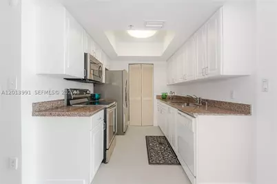 90 Alton #1007, Miami Beach, FL 33139 - Photo 12