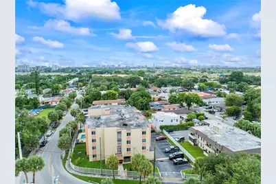 2400 NW 16th St, Miami, FL 33125 - Photo 14