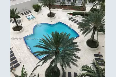 300 S Biscayne #L-L32, Miami, FL 33131 - Photo 12