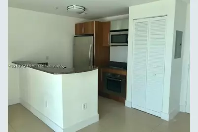 300 S Biscayne #L-L32, Miami, FL 33131 - Photo 2