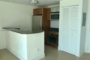 300 S Biscayne, Miami, FL 33131 - Photo 2