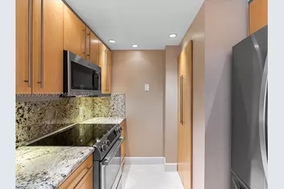 701 Brickell Key #2511, Miami, FL 33131 - Photo 12