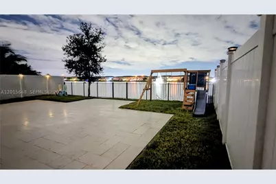 3460 W 103rd, Hialeah, FL 33018 - Photo 10