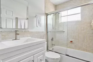 200 SW 2nd, Hallandale Beach, FL 33009 - Photo 20