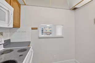 3048 E Sunrise Lakes, Sunrise, FL 33322 - Photo 8